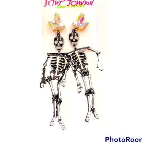 New Betsey Johnson JUST TREATS SKELETON GLOW EARRINGS - Picture 5 of 7